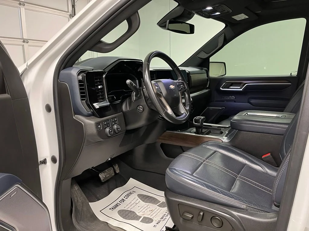 Used 2022 Beige Chevrolet High Country image 20