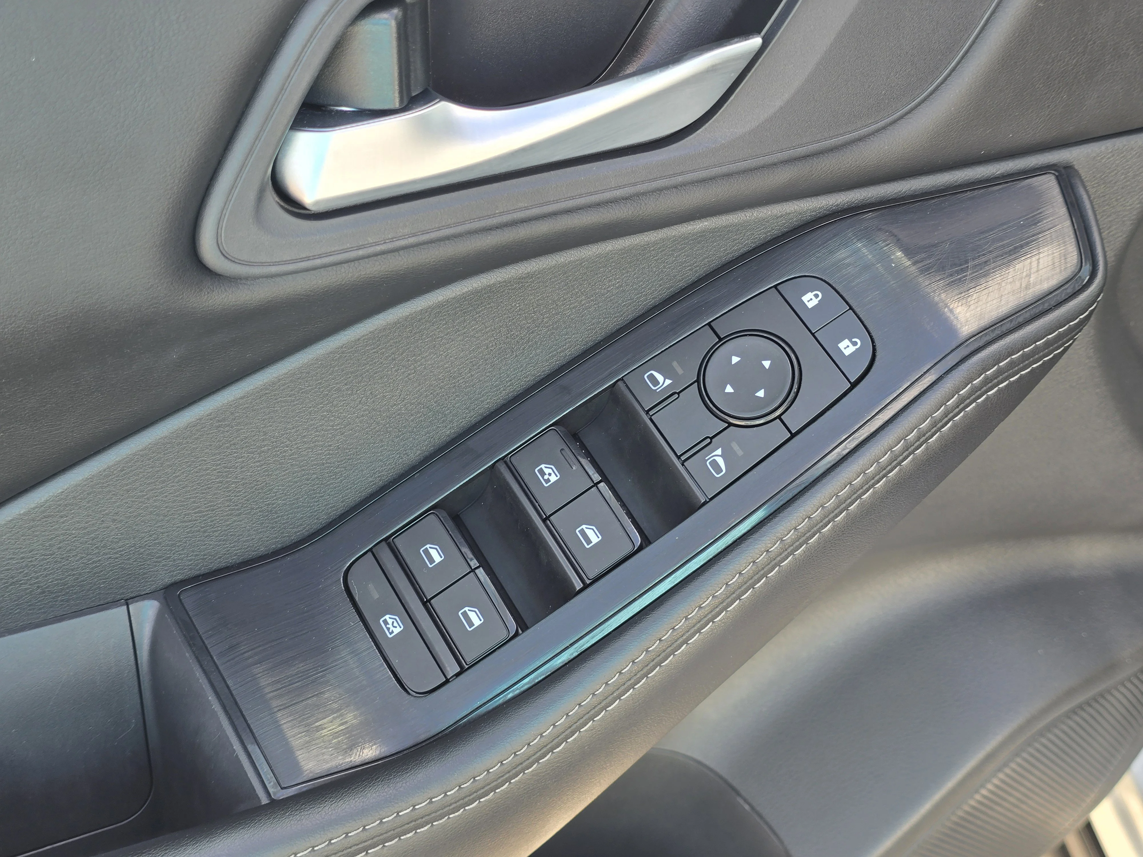 Certified Used 2025 Brilliant Silver Metallic Nissan SV image 20