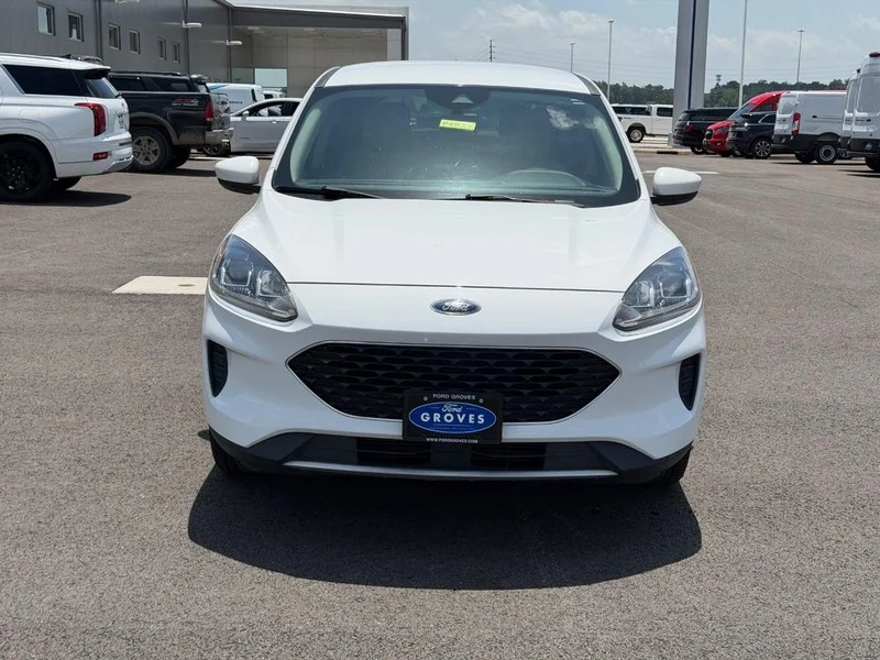 Certified Used 2020 Oxford White Ford SE image 2