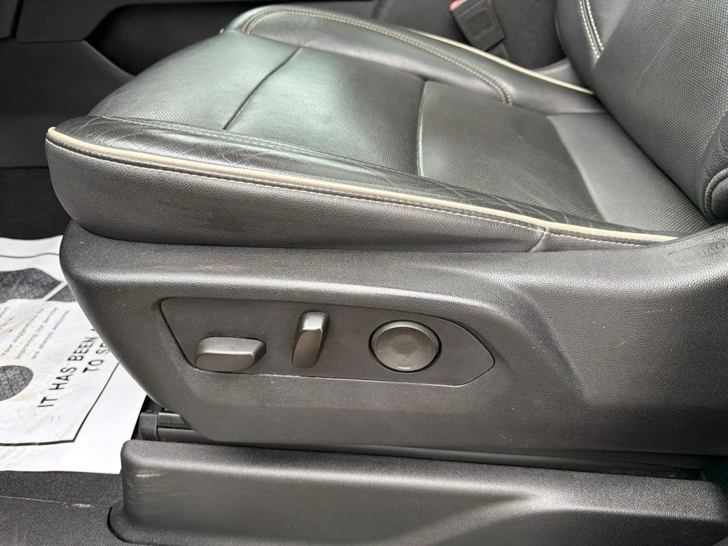 Used 2021 Black GMC SLT image 12