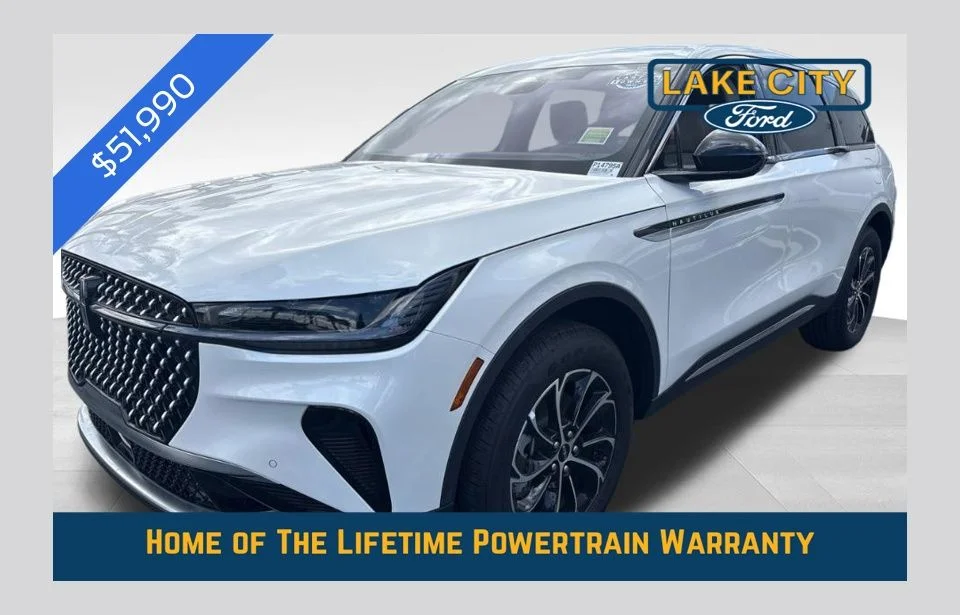 2025 Lincoln Nautilus Premiere AWD's photo