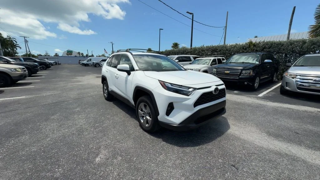 Used 2025 White Toyota XLE image 2