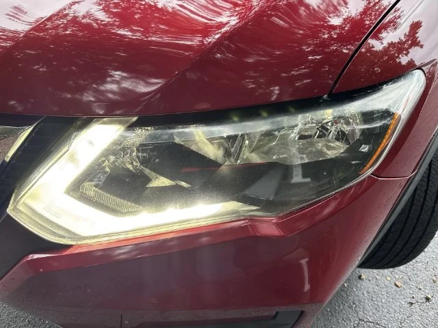 Used 2017 Red Nissan S image 30
