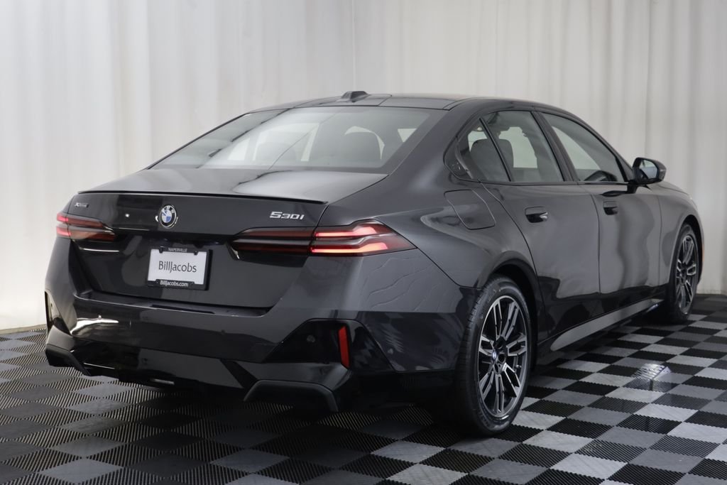 New 2027 Dark Graphite Metallic BMW 530i xDrive image 17