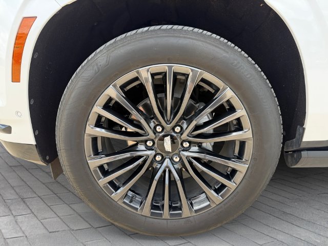 Used 2025 White Cadillac Sport Platinum image 9