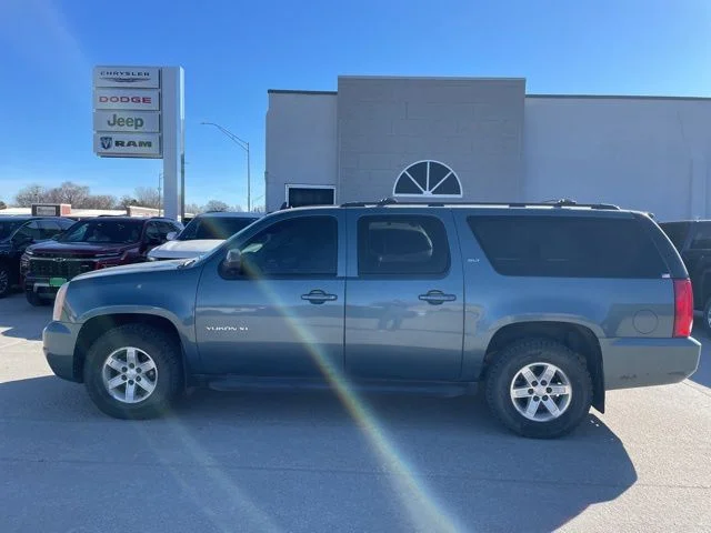 2010 GMC Yukon 4WD 1/2 Ton SLT1 (4SA)'s photo