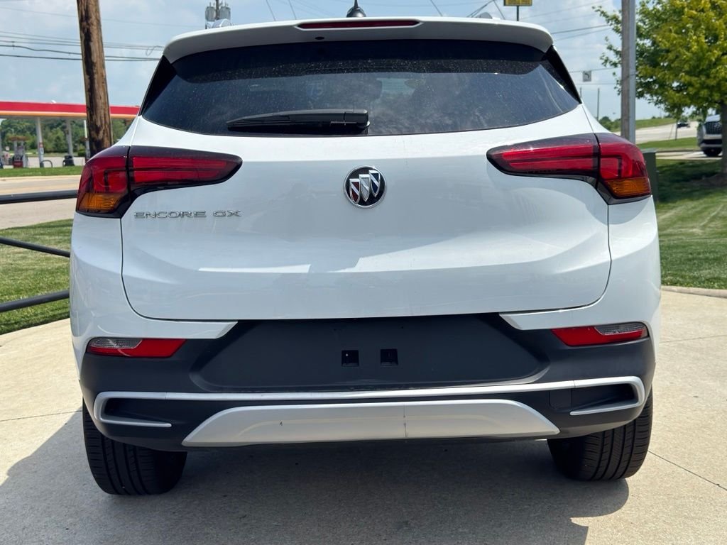 Used 2023 Summit White Buick Select image 6