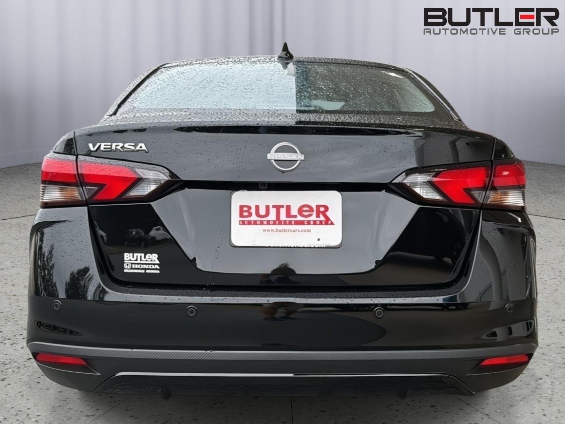 Used 2025 Super Black Nissan SV image 5