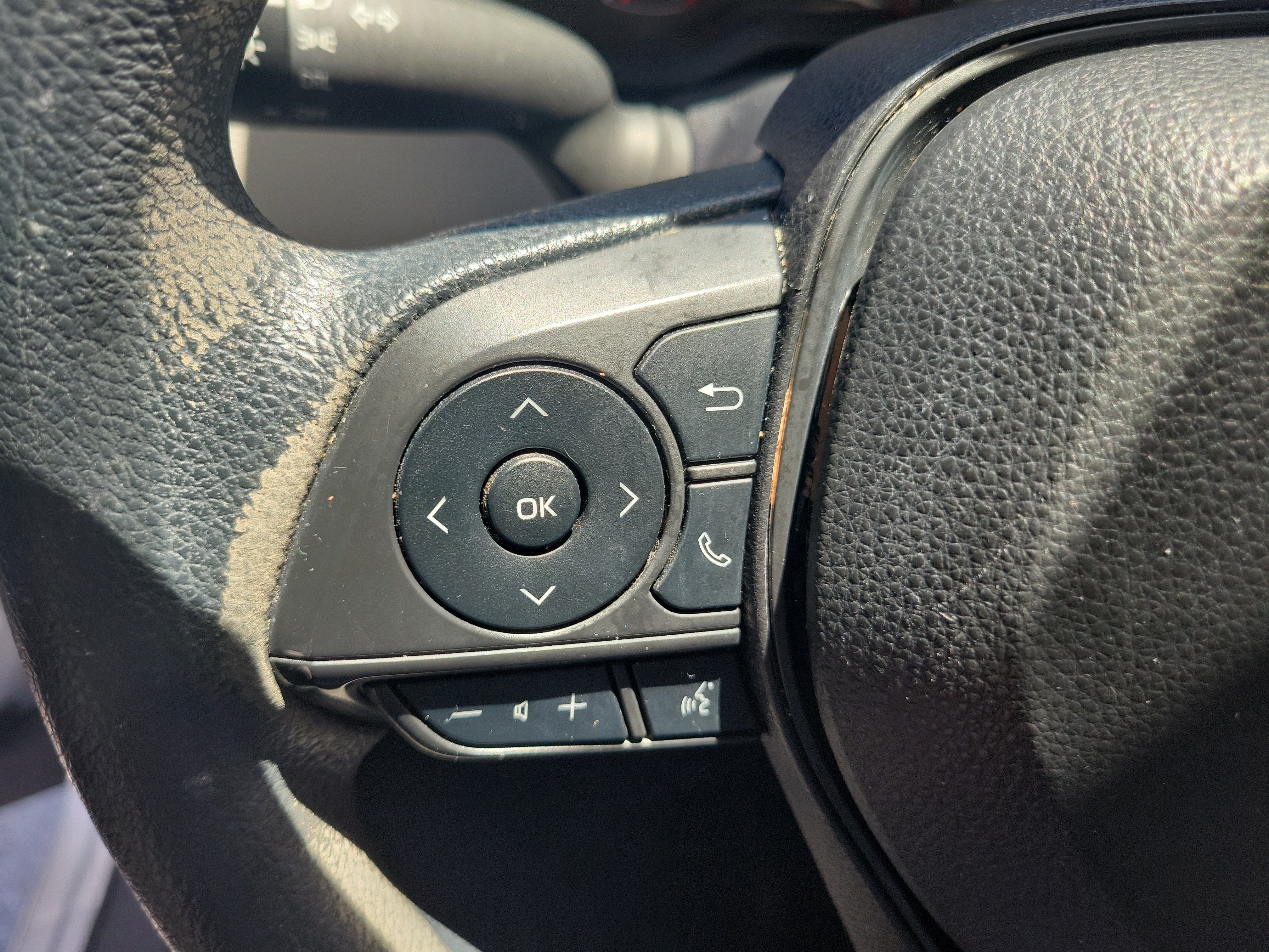 Used 2022 Silver Toyota L image 24