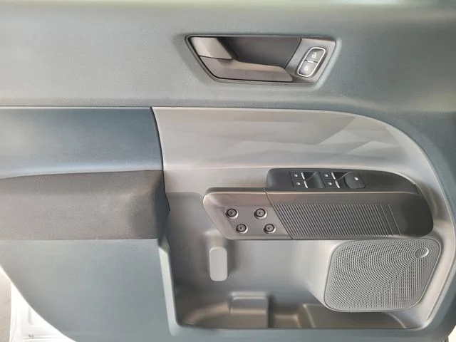Used 2025 White Ford XL image 18