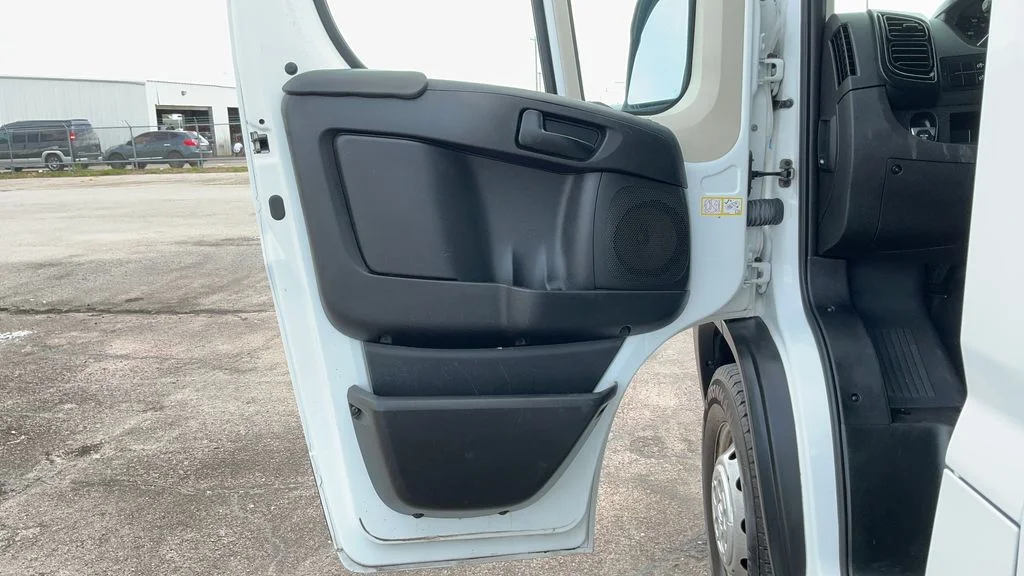 Used 2022 White Ram Low Roof image 14
