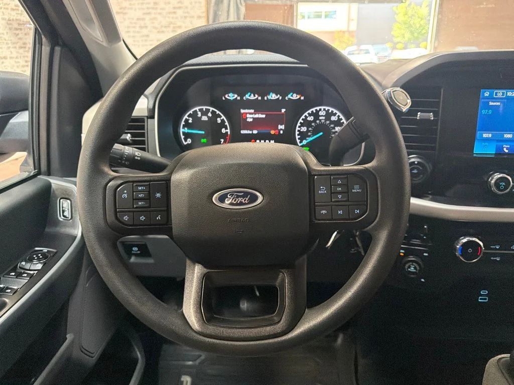 Used 2023 Oxford White Ford XLT image 18