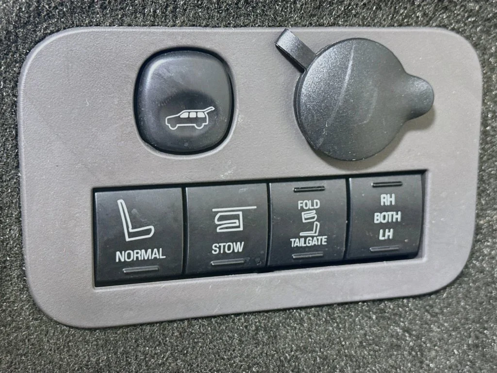 Used 2019 White Lincoln Standard image 32
