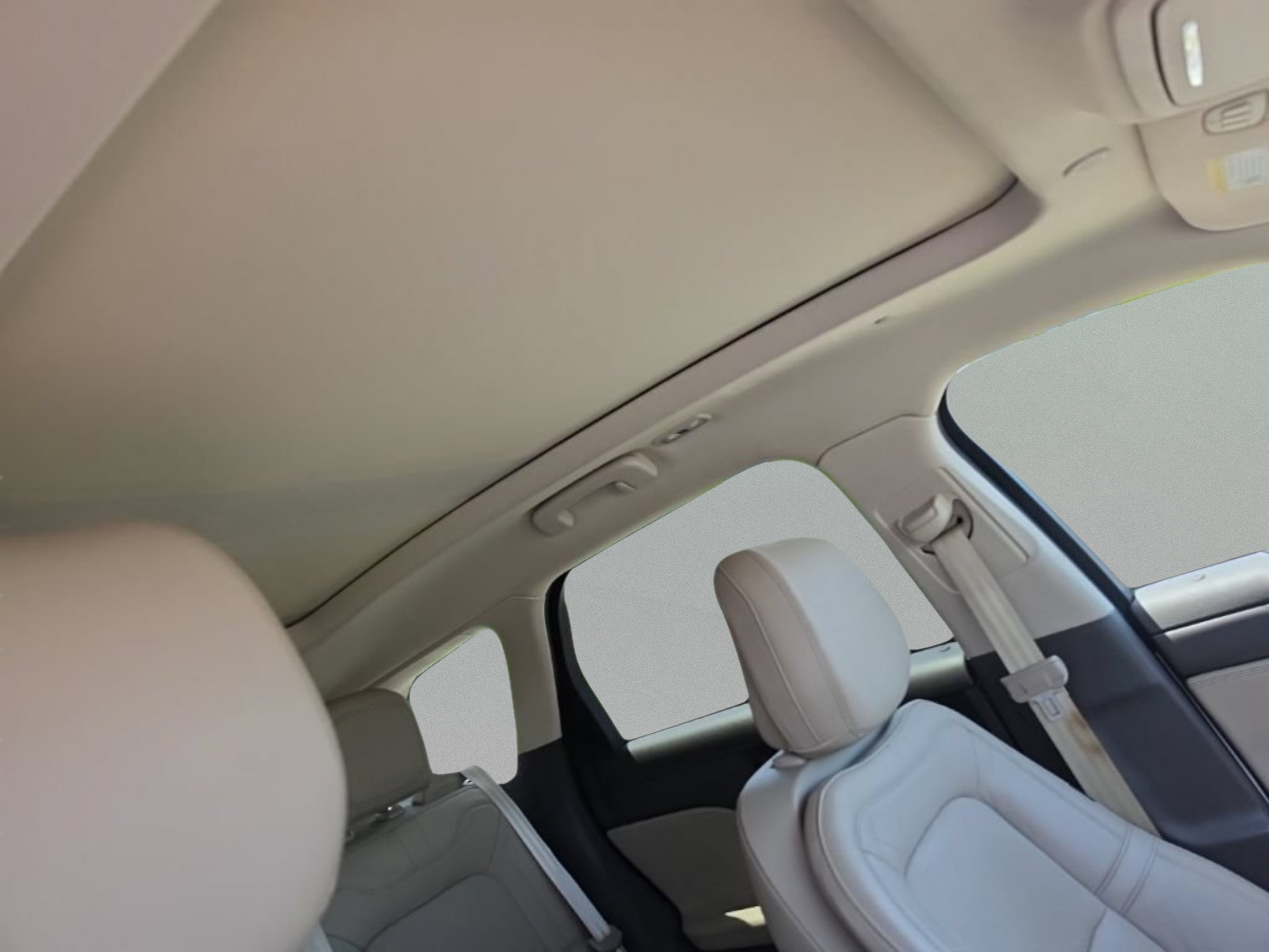 Used 2020 White Lincoln Reserve image 28