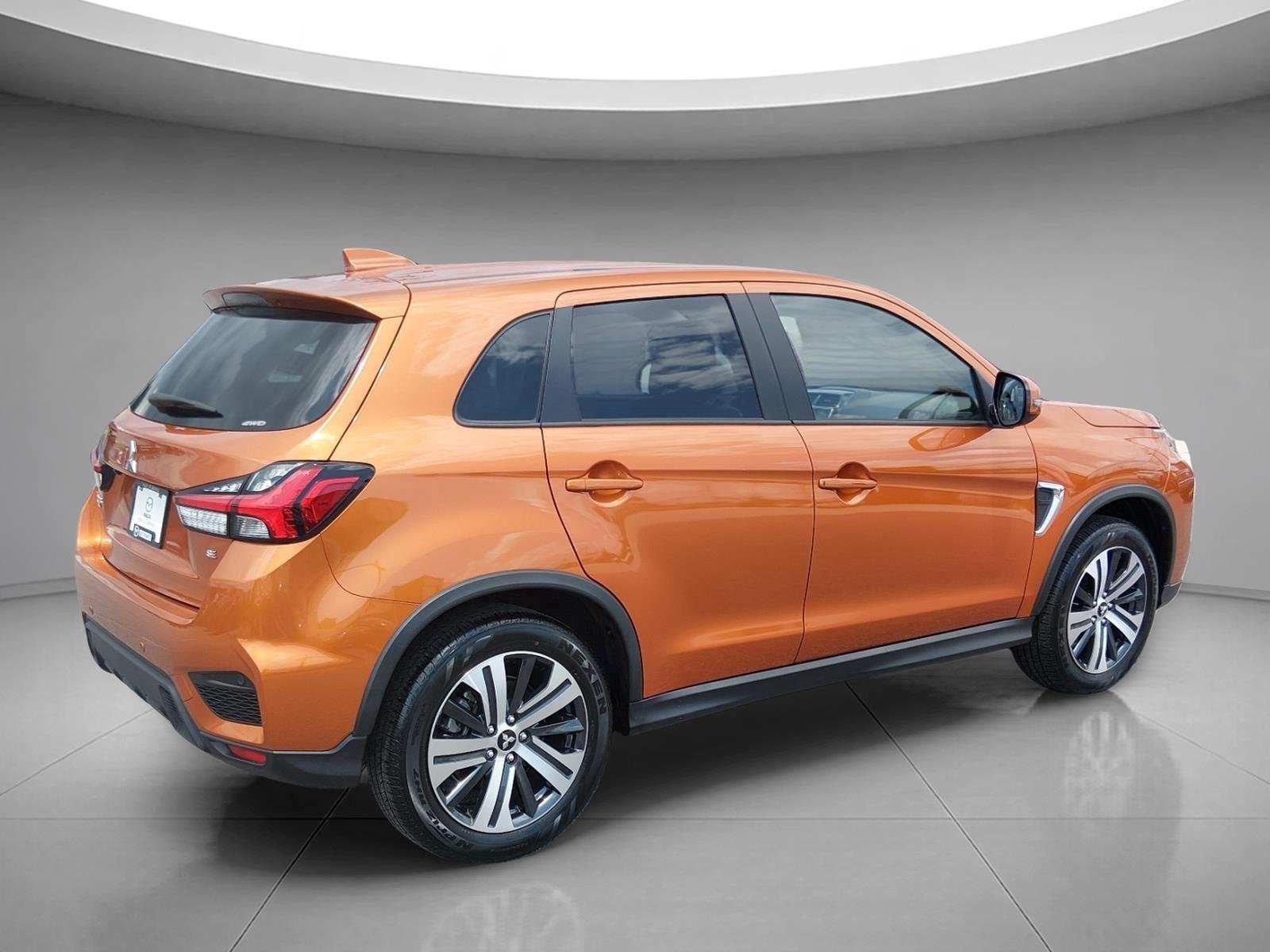 Used 2023 Sunshine Orange Metallic Mitsubishi ES image 5