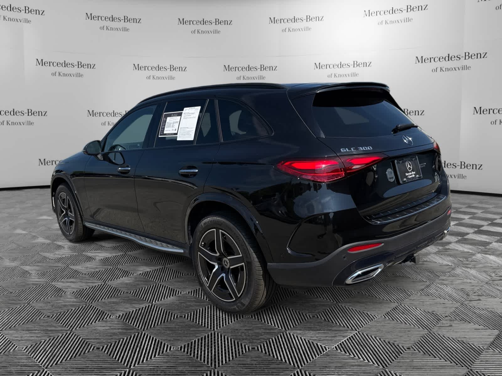Certified Used 2025 Obsidian Black Metallic Mercedes-Benz GLC 300 image 3