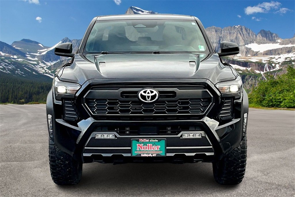 2024 Toyota Tacoma TRD Off-Road photo 3