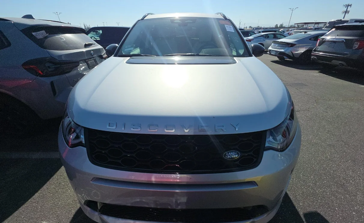 Certified Used 2025 Hakuba Silver Metallic Land Rover S image 6