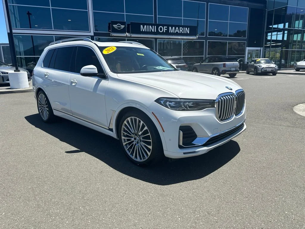 Used 2021 White BMW xDrive40i image 9