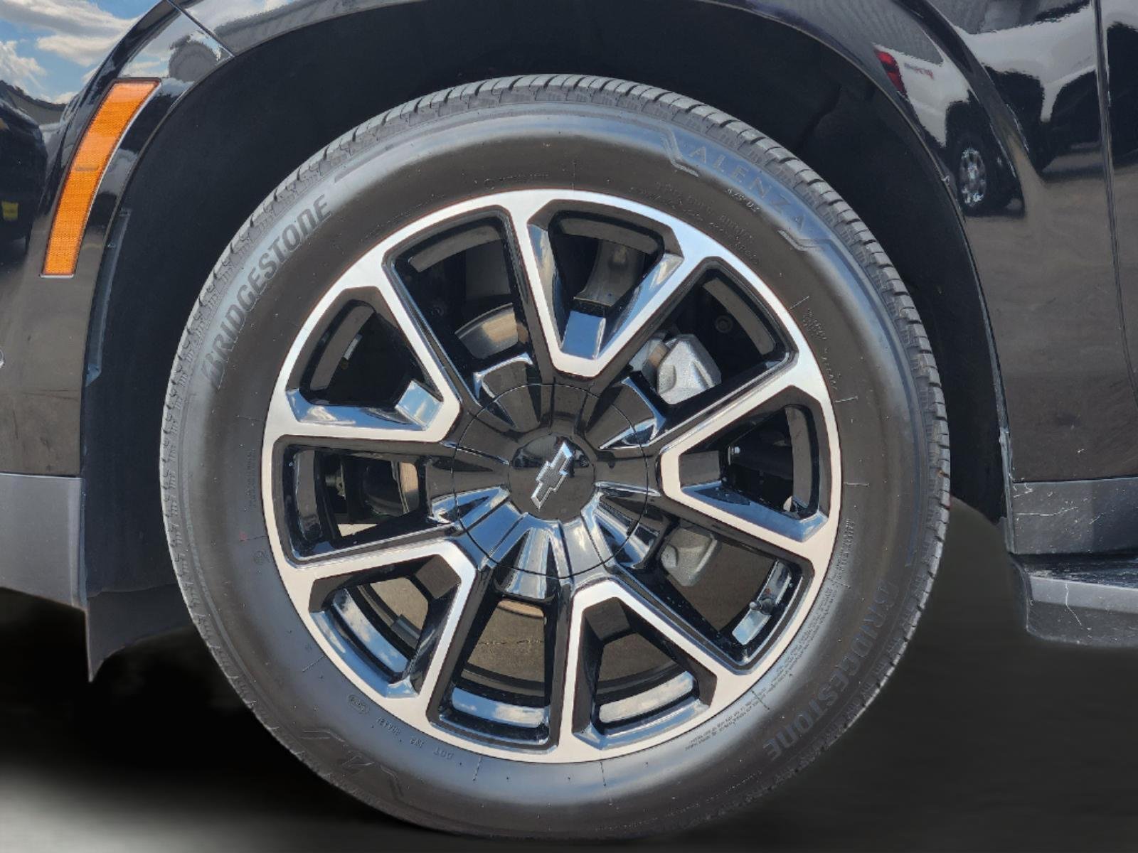2025 Chevrolet Suburban photo 10 of 35