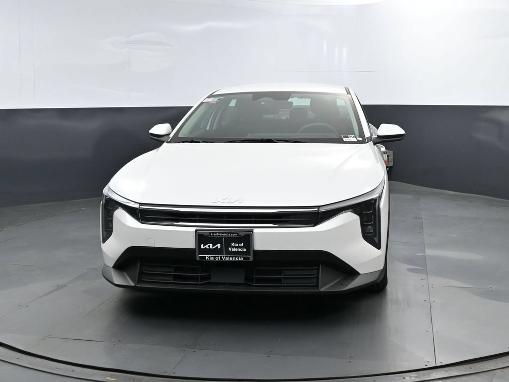 New 2026 Snow White Pearl Kia LXS image 2