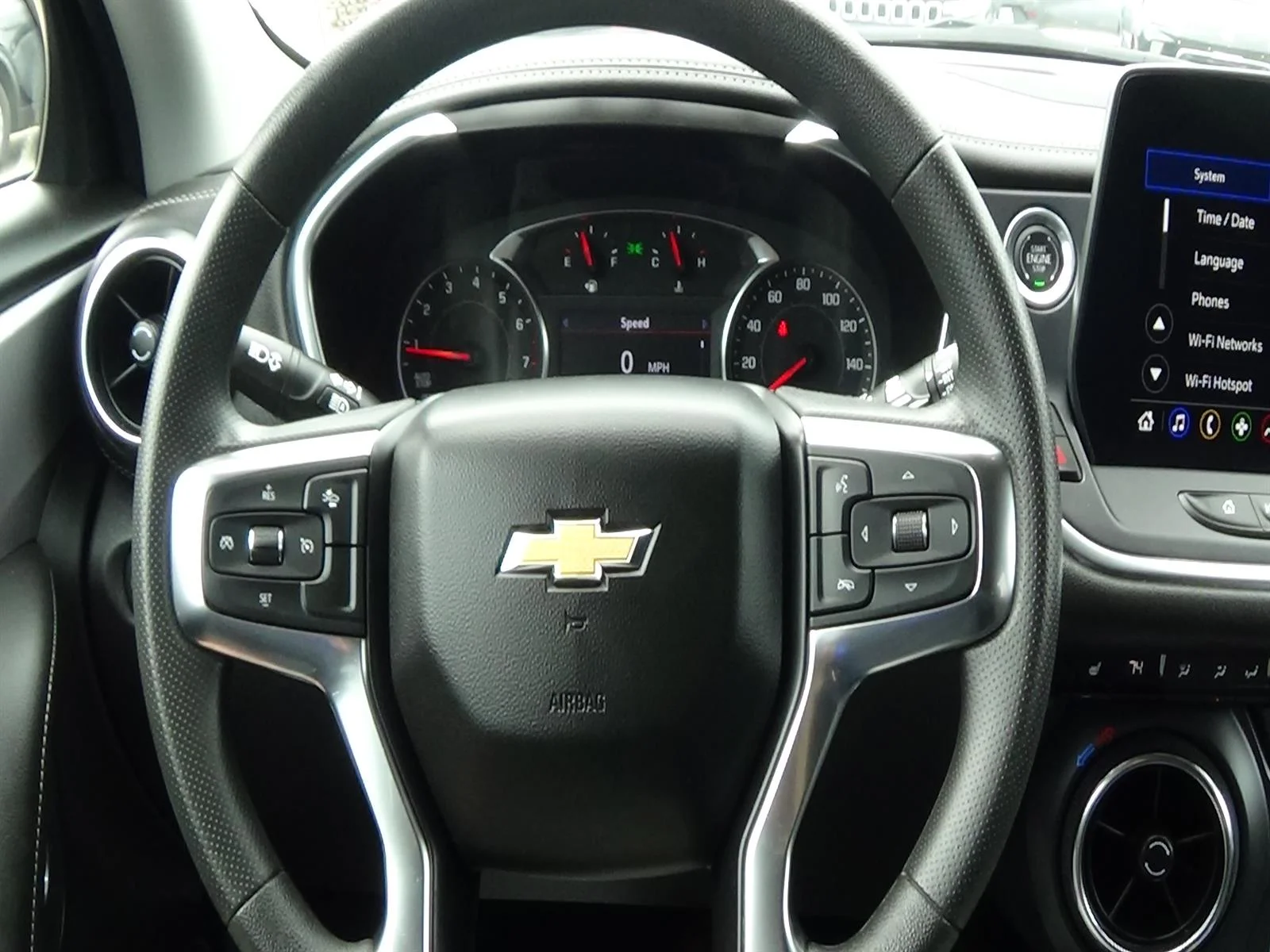 Used 2025 Summit White (gaz) Chevrolet LT image 20