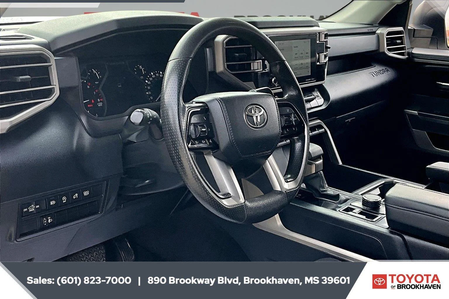Used 2023 Ice Cap Toyota SR5 image 12