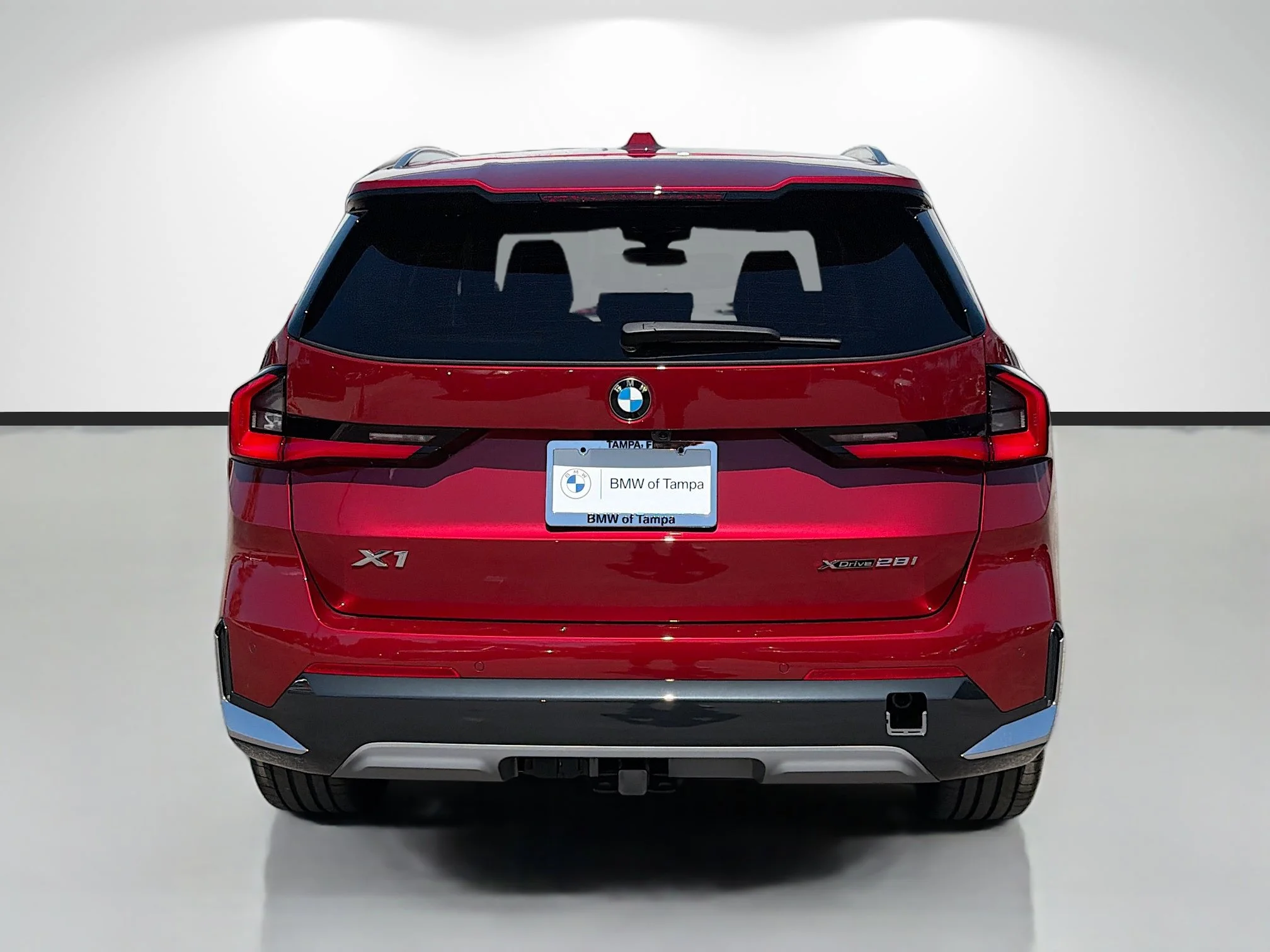 New 2026 Vegas Red Metallic BMW xDrive28i image 4