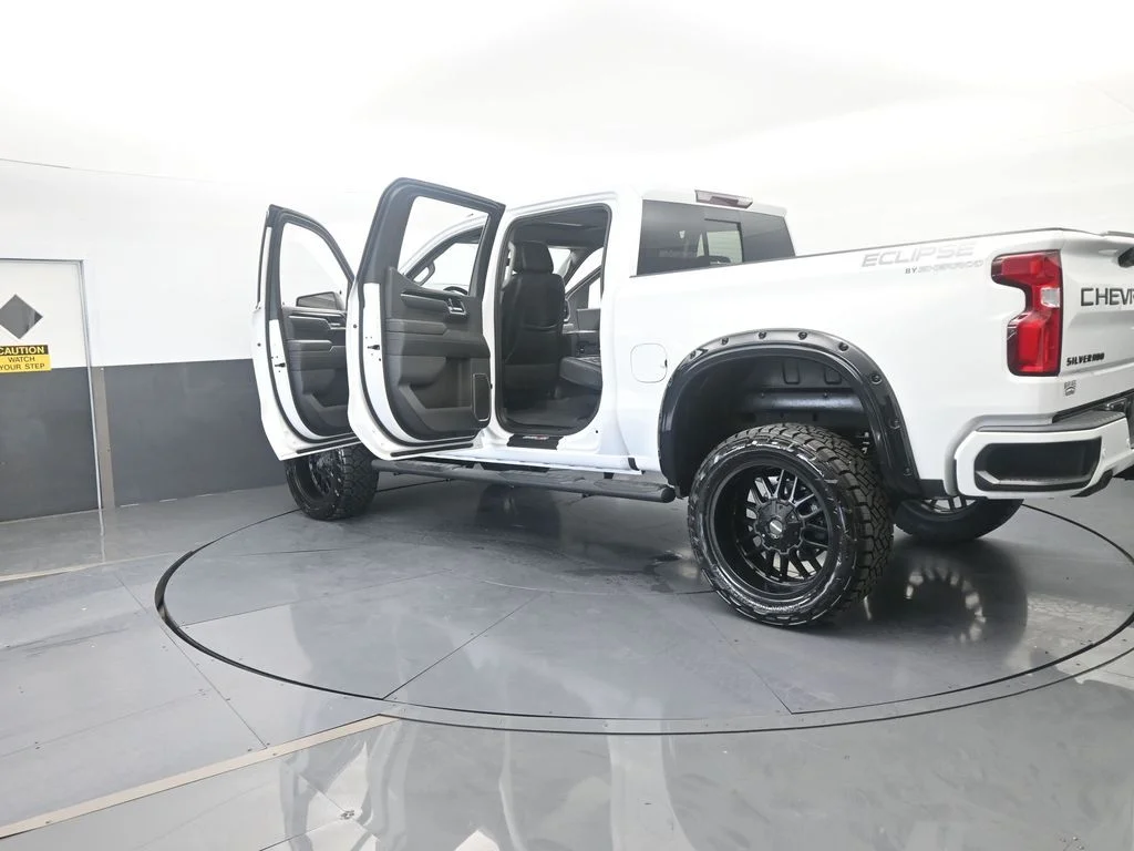 Used 2022 Summit White Chevrolet RST image 81