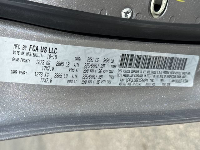 Used 2020 Billet Silver Metallic Clearcoat Jeep Latitude image 17
