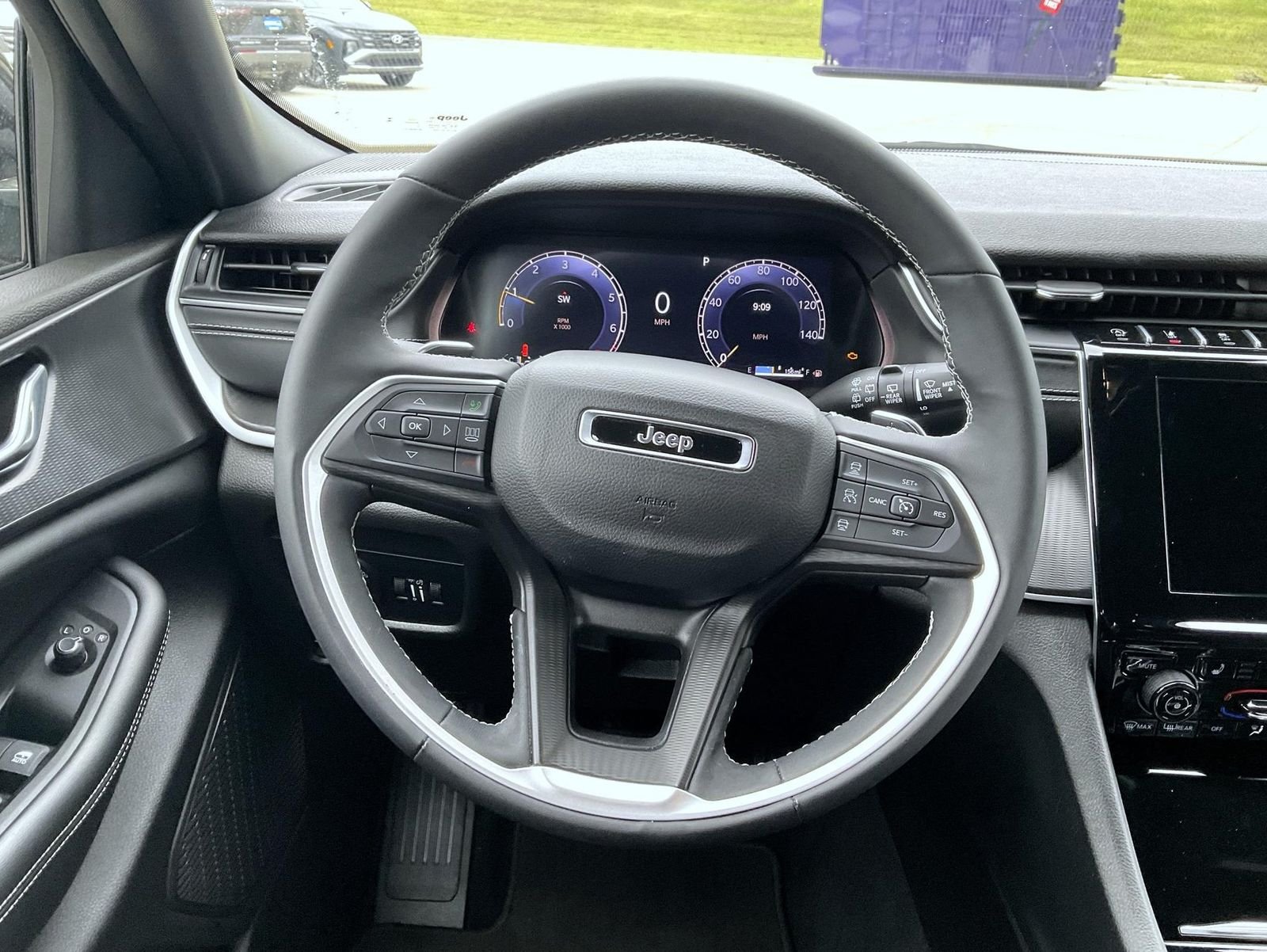 Used 2024 Gray Jeep Altitude image 13