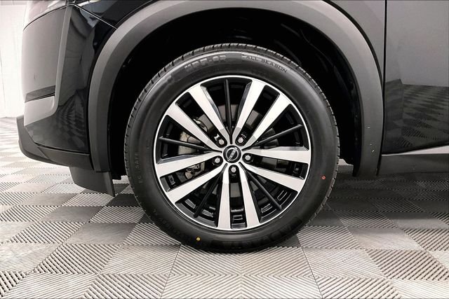 2025 Nissan Pathfinder Platinum - Photo 10