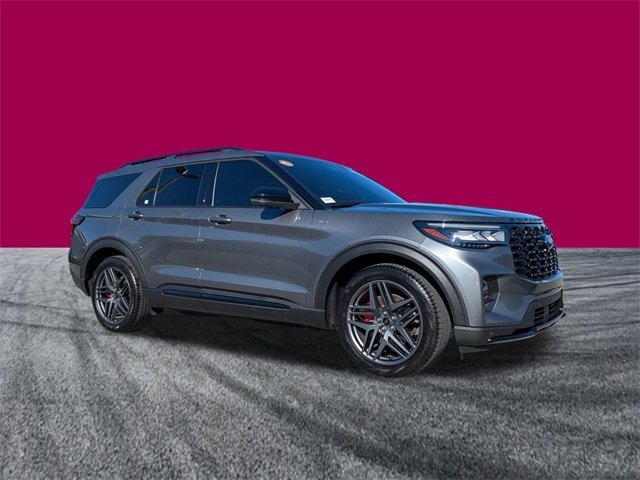 2025 Ford Explorer ST-Line photo 2