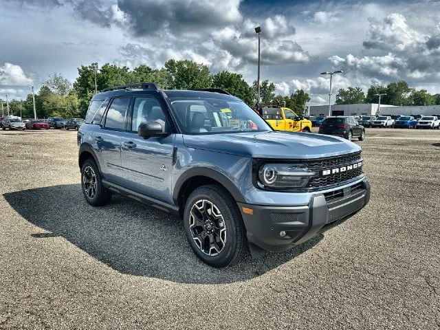 New 2026 Azure Gray Metallic Tri-Coat Ford Outer Banks® image 18