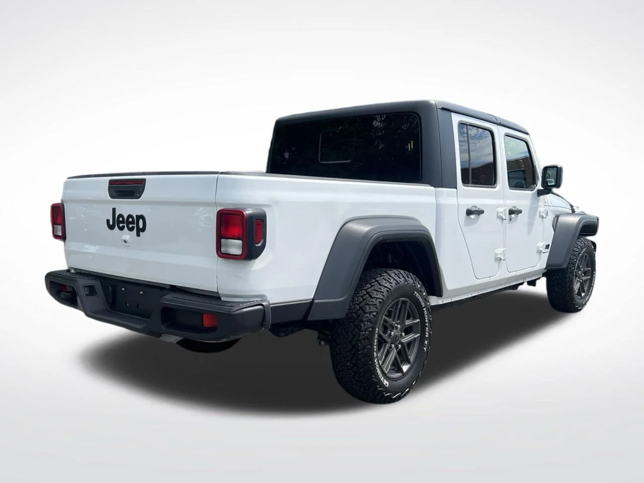 Used 2025 White Jeep Sport S image 5