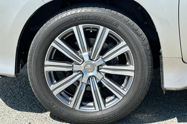 Used 2016 Silver Lexus 570 image 36