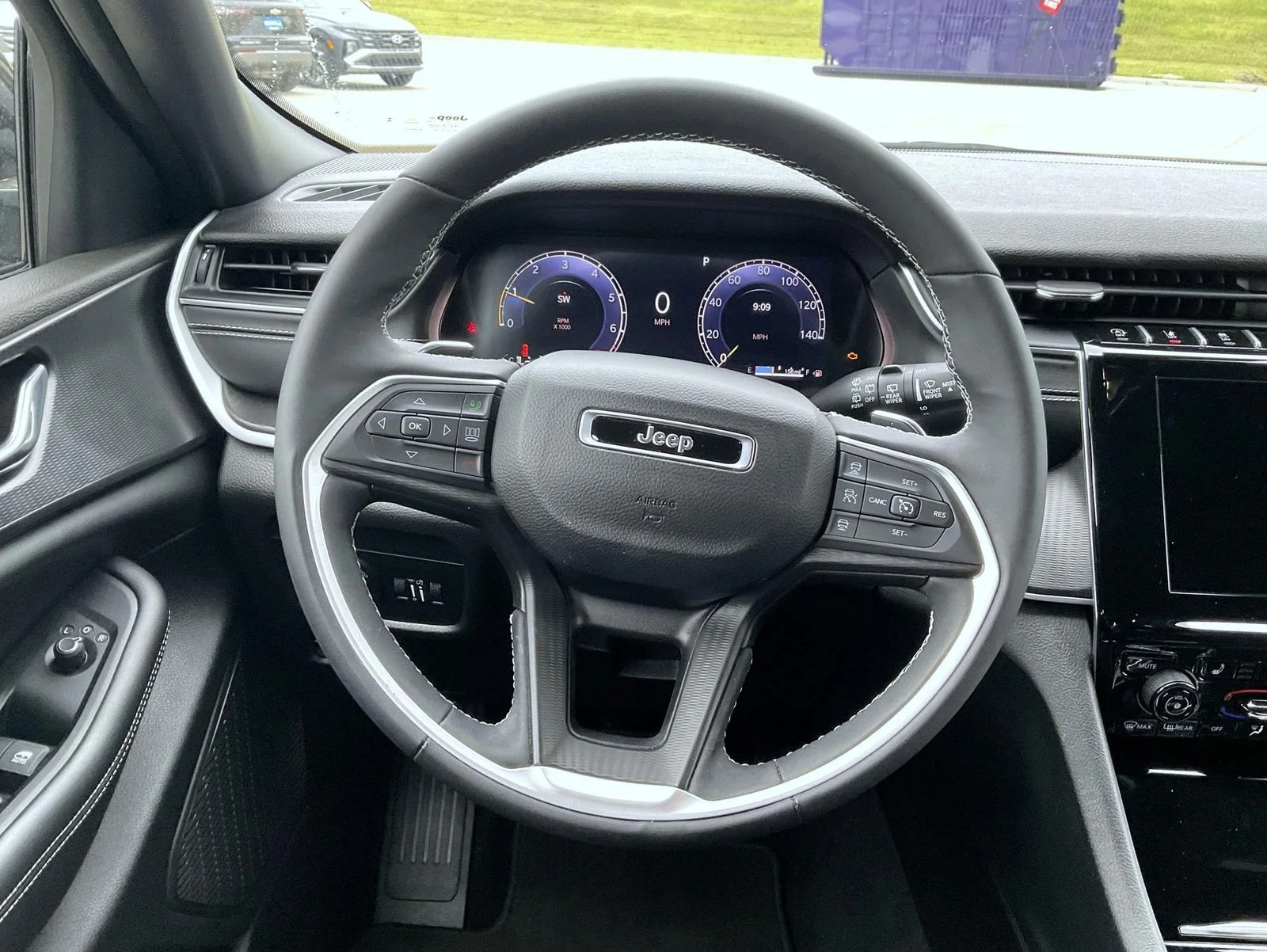 Used 2024 Gray Jeep Altitude image 13