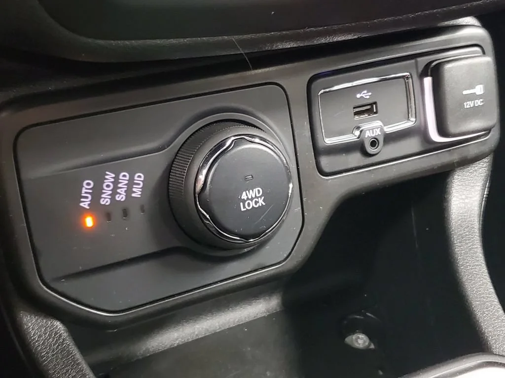 2023 Jeep Renegade Latitude - Photo 17