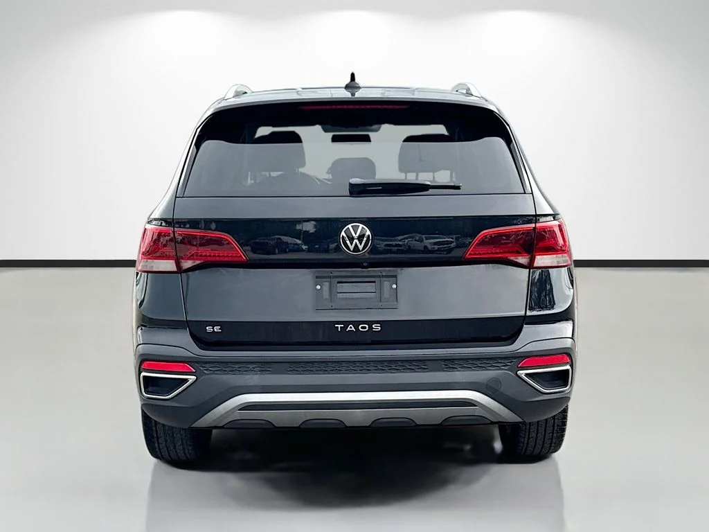 Used 2022 Black Volkswagen 1.5T SE image 4
