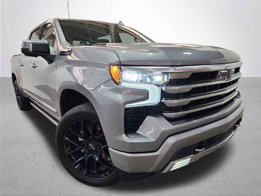 Used 2024 Gray Chevrolet High Country image 6