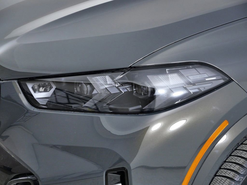 Used 2026 Dravit Grey Metallic BMW xDrive40i image 6