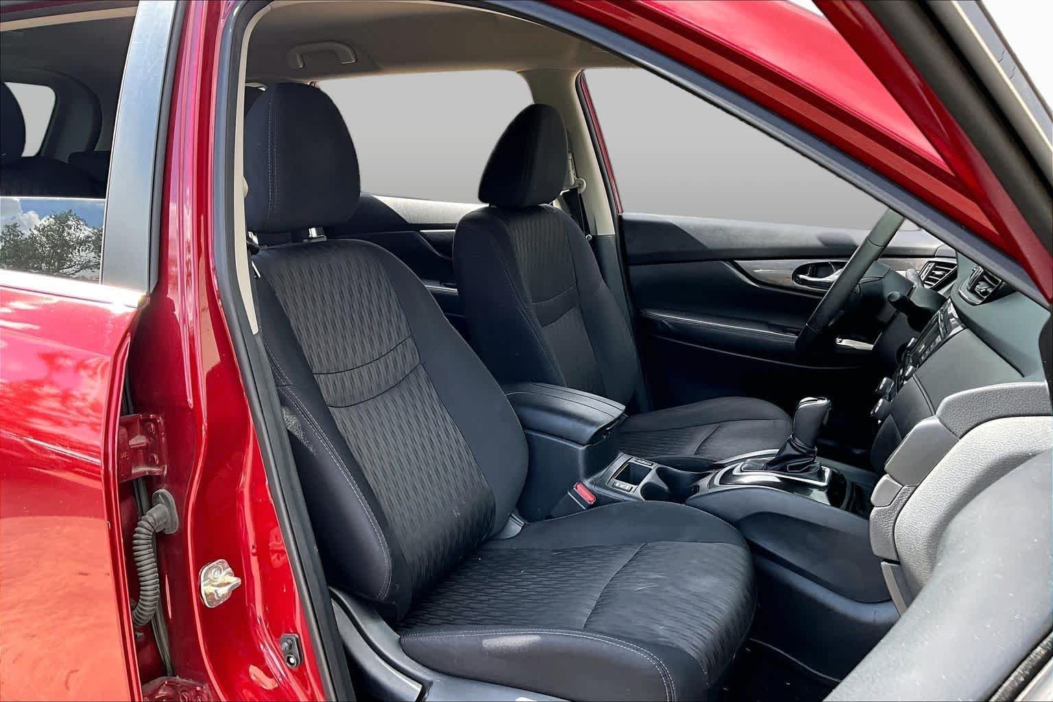 Used 2019 Scarlet Ember Tintcoat Nissan SV image 9