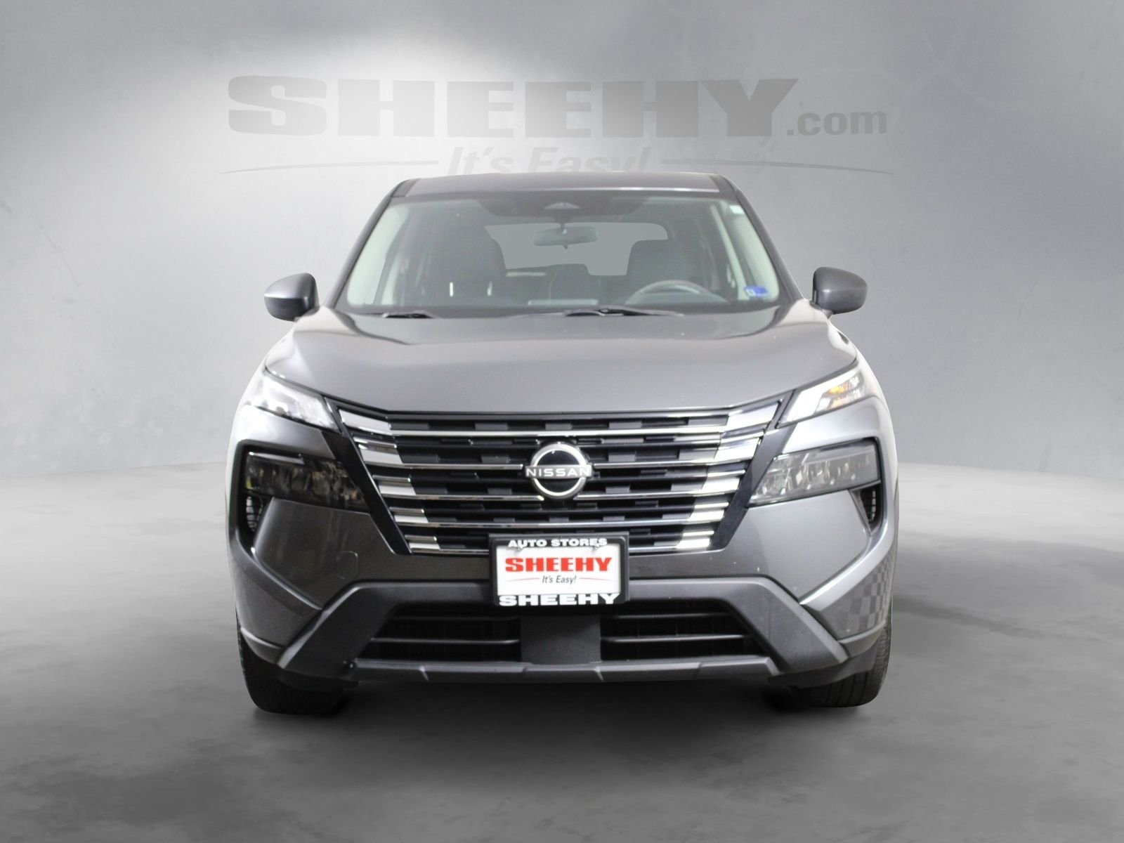 Used 2024 Gray Nissan S image 3