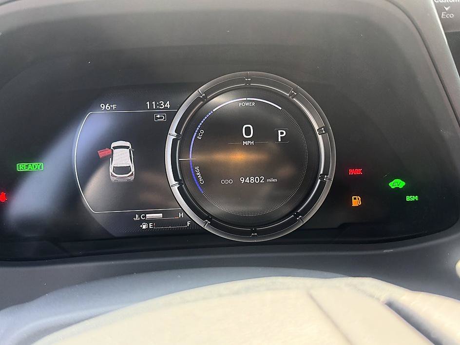Used 2023 Ultra White Lexus UX 250h F SPORT Handling image 13