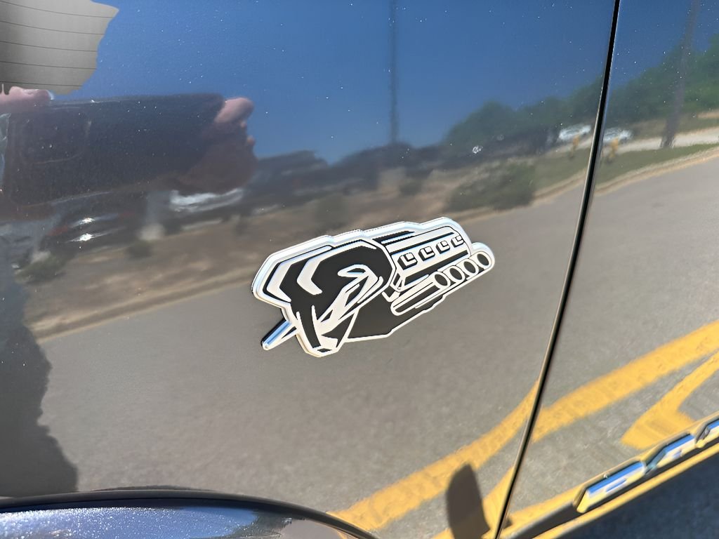 New 2026 Granite Crystal Metallic Clear-Coat Exterior Paint RAM Laramie Hemi 4x4 Crew Cab image 10