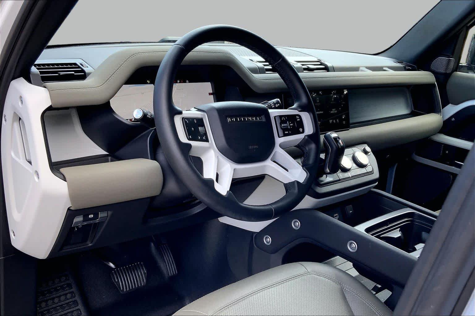 Used 2023 Fuji White Land Rover S image 16