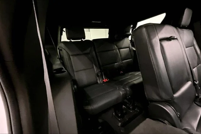 Used 2022 Summit White GMC SLE image 32