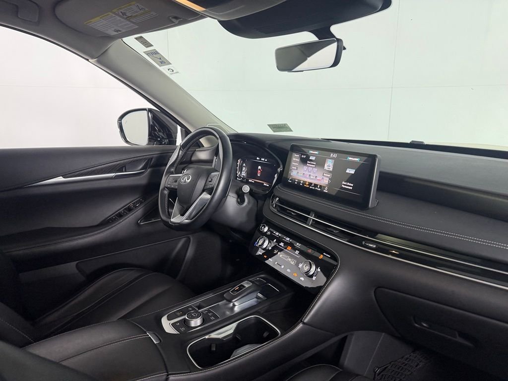 Used 2023 White INFINITI Sensory image 29