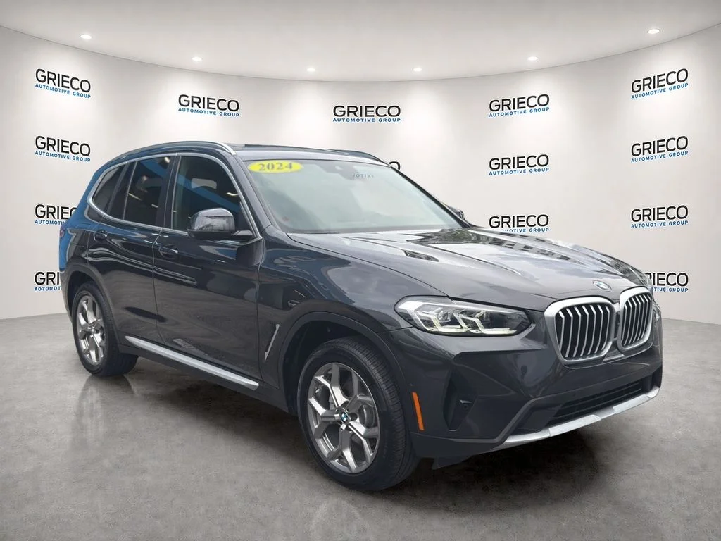 Used 2024 Gray BMW sDrive30i image 1