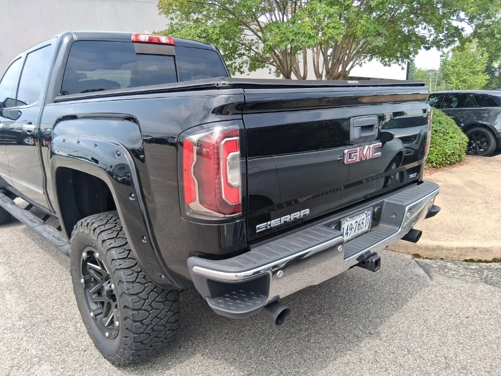 Used 2018 Black GMC SLT image 5